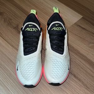 Nike Woman’s Air Max 270’s Size 7.5